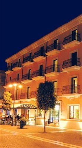 Palazzo Foti Hotel Crotone Exterior photo