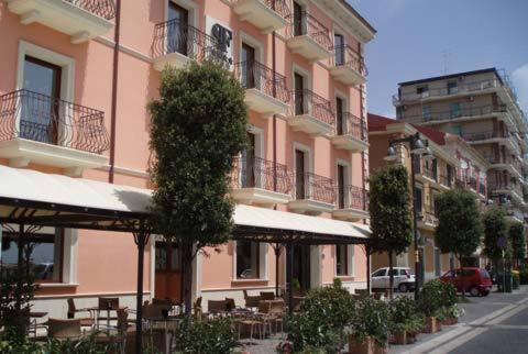 Palazzo Foti Hotel Crotone Exterior photo